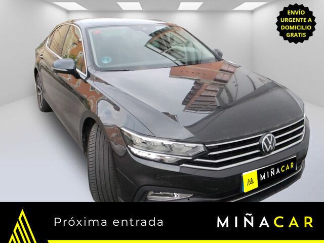 Negro Usado 2021 VW Passat Executive Berlina | 22.890 € (Un poco caro) - Imagen 1/4