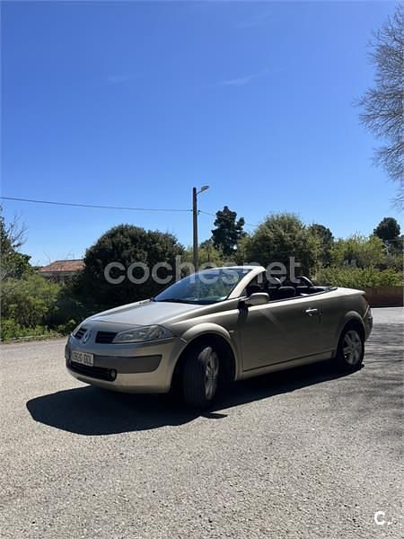 Usado Renault Mégane Cabriolet Dynamique 110 CV (80 kW) 2004 Verde Descapotable