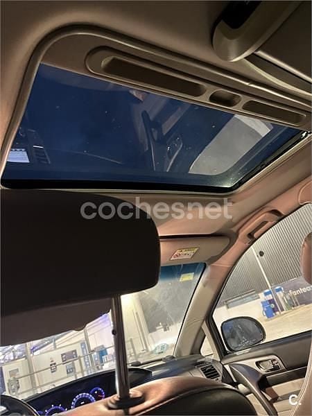 Usado Ssangyong (KGM) Rodius Limited 178 CV (130 kW) 2017 Gris / plata Monovolumen