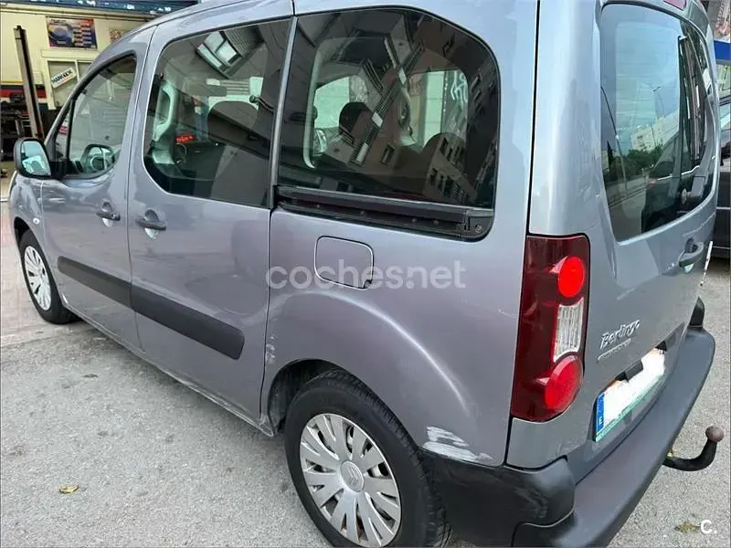 Usado Citroën Berlingo Live 102 CV (75 kW) 2018 Gris / plata Monovolumen