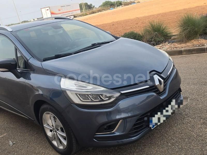 Usado Renault Clio GrandTour Zen 90 CV (66 kW) 2017 Azul Familiar