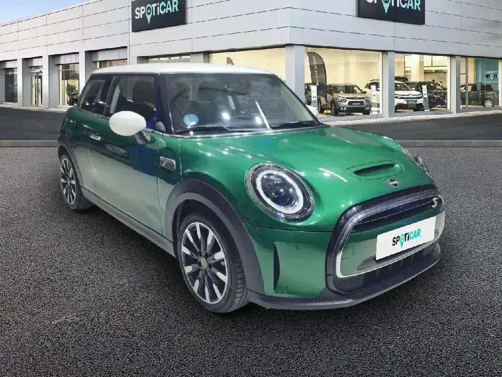Usado Mini Cooper SE 135 kW (184 CV) 2023 Verde Utilitario
