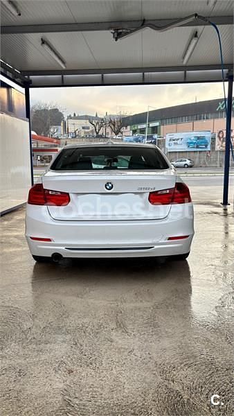 Blanco Usado 2015 BMW 318 Comfort Edition Berlina | 12.999 € (Un poco caro) - Imagen 1/3