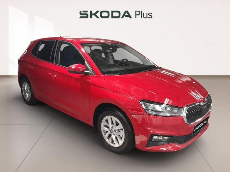 Nuevo Skoda Fabia Selection 80 CV (58 kW) 2025 Rojo Utilitario