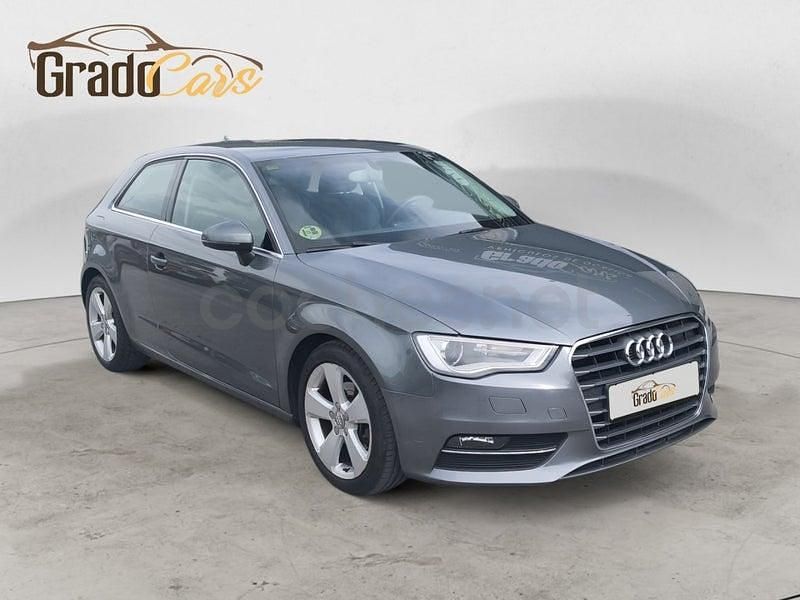 Usado Audi A3 Ambition 105 CV (77 kW) 2013 Gris / plata Berlina