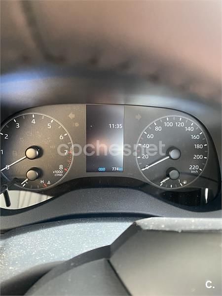 Usado Toyota Yaris 125 CV (91 kW) 2024 Negro Berlina