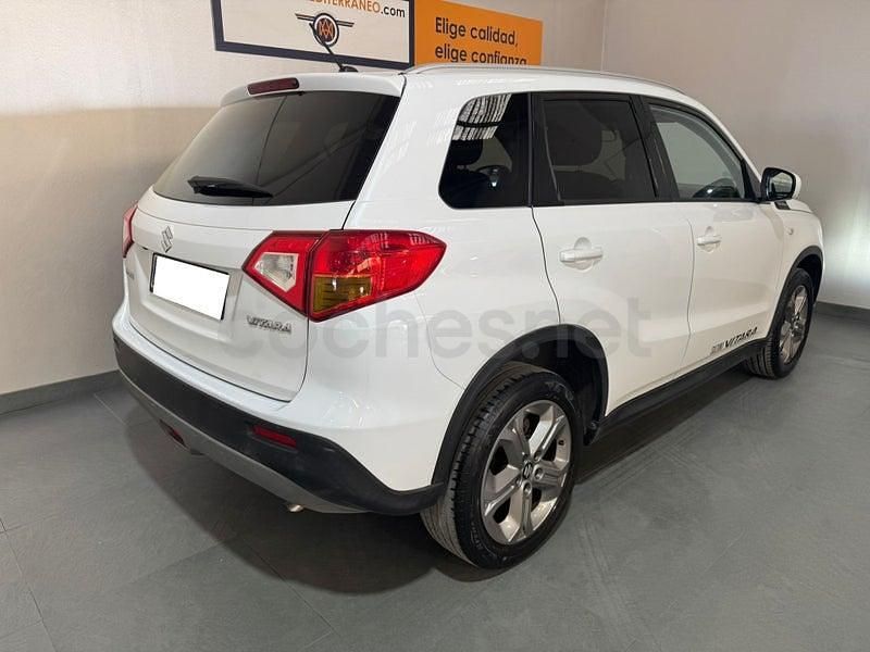 Usado Suzuki Vitara GLX 120 CV (88 kW) 2018 Blanco SUV