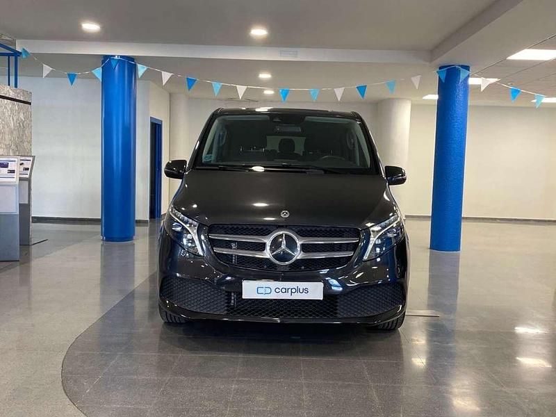 Usado Mercedes V250 190 CV (139 kW) 2023 Plateado Monovolumen