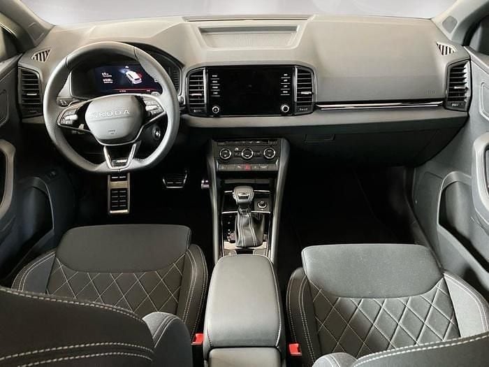 Usado Skoda Karoq SportLine 150 CV (110 kW) 2025 Rojo SUV