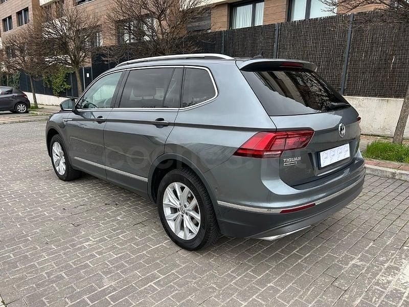 Usado VW Tiguan Allspace Sportline 200 CV (147 kW) 2021 Gris / plata SUV