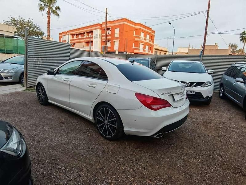 Usado Mercedes CLA220 AMG line 170 CV (125 kW) 2014 Blanco Berlina