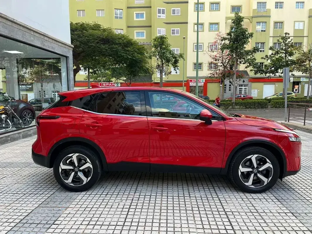 Usado Nissan Qashqai N-Connecta 140 CV (102 kW) 2022 Burdeos SUV
