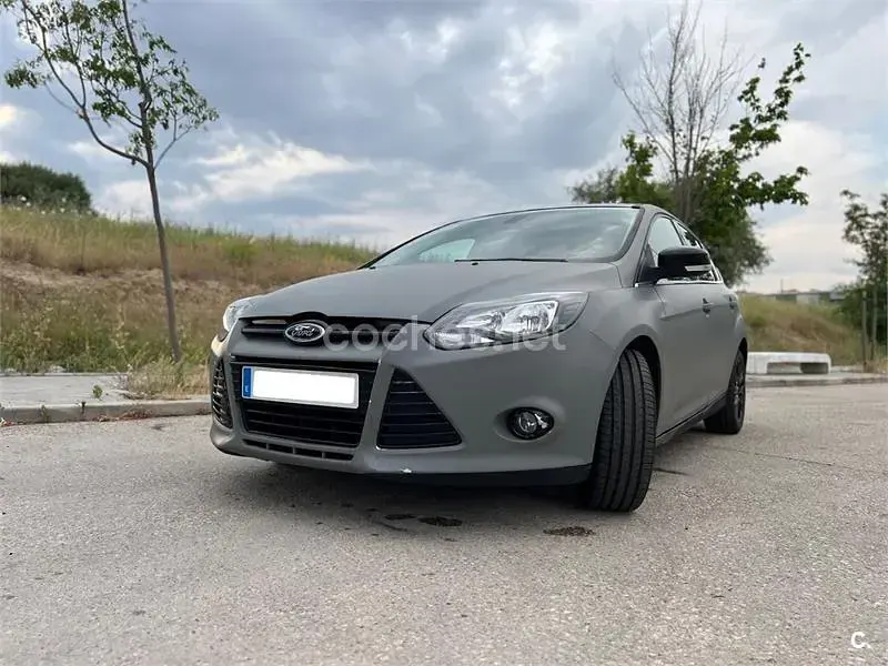 Usado Ford Focus Titanium 163 CV (119 kW) 2013 Gris / plata Berlina