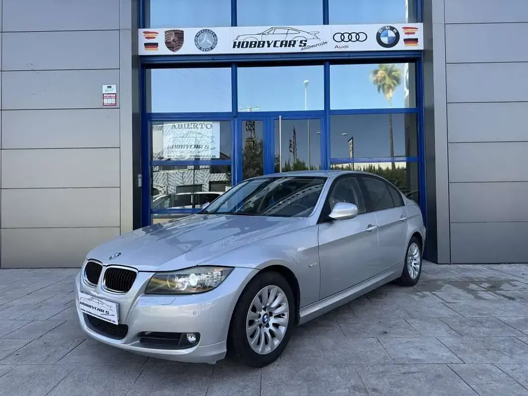 Usado BMW 320 177 CV (130 kW) 2009 Gris Berlina