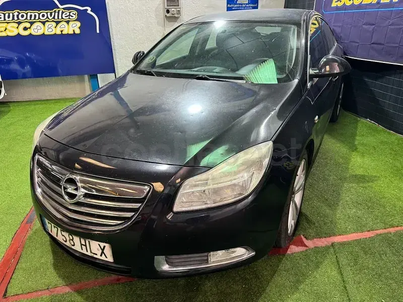 Usado Opel Insignia Sportive 160 CV (117 kW) 2012 Negro Berlina