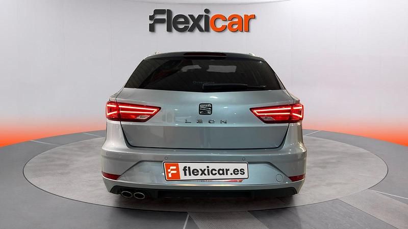 Usado Seat Leon ST XCELLENCE 150 CV (110 kW) 2019 Gris Familiar