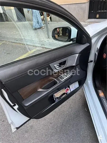 Usado Jaguar XF Luxury 190 CV (139 kW) 2013 Blanco Berlina