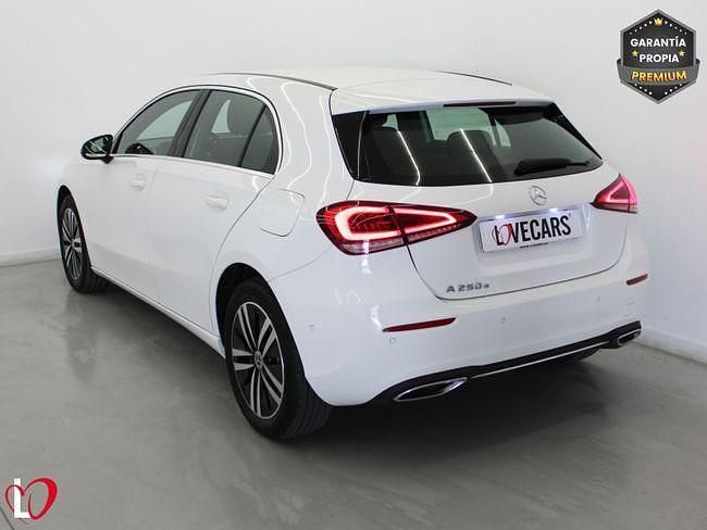 Usado Mercedes A250 Advantage 218 CV (160 kW) 2023 Blanco Berlina