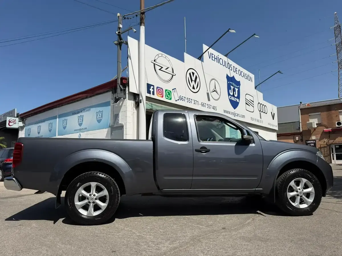 Usado Nissan Navara SE 190 CV (139 kW) 2014 Gris Pickup/Camioneta