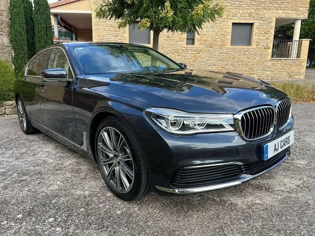 Usado BMW 730 Comfort Edition 264 CV (194 kW) 2017 Gris Berlina