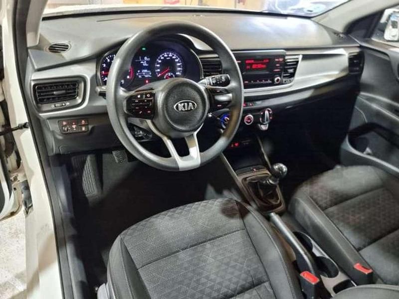 Usado Kia Rio 84 CV (61 kW) 2018 Blanco Utilitario
