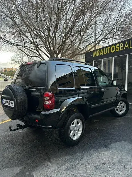 Usado Jeep Cherokee Limited 163 CV (119 kW) 2007 Negro SUV