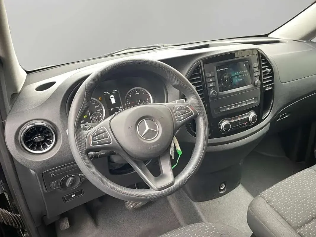 Usado Mercedes Vito 136 CV (100 kW) 2022 Gris Van