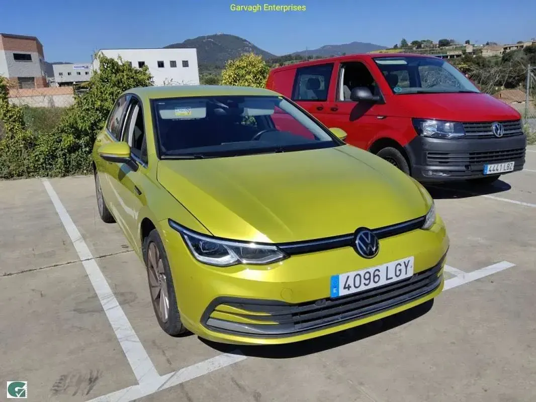 Usado VW Golf VII Style 150 CV (110 kW) 2020 Amarillo Utilitario