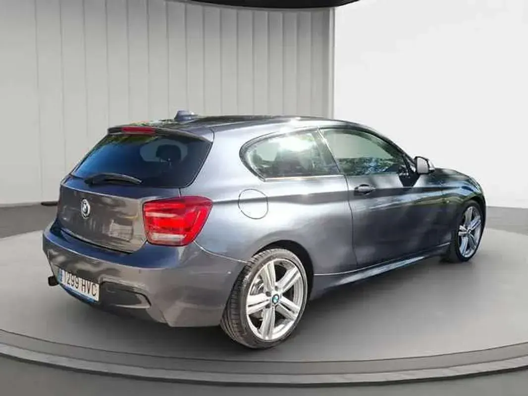 Usado BMW 118 Shadowline 143 CV (105 kW) 2013 Gris / plata Utilitario