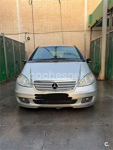 Usado Mercedes A180 Classic 109 CV (80 kW) 2005 Gris / plata Monovolumen