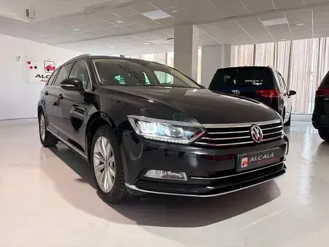 Usado VW Passat Advance 150 CV (110 kW) 2018 Negro Familiar