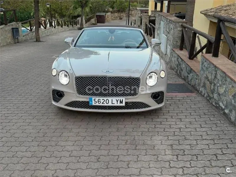 Usado Bentley Continental GT Convertible 635 CV (467 kW) 2020 Gris / plata Descapotable