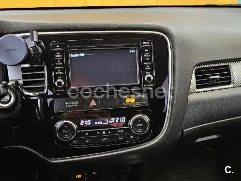 Usado Mitsubishi Outlander Motion 150 CV (110 kW) 2017 Blanco SUV