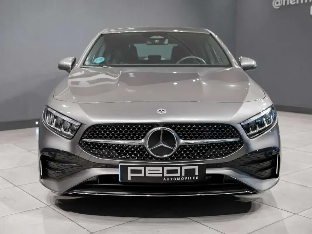 Usado Mercedes A200 Advanced 150 CV (110 kW) 2023 Gris Utilitario
