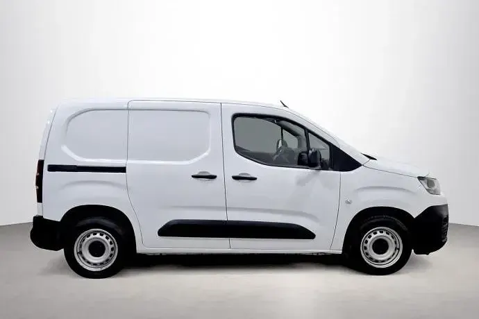 Usado Citroën Berlingo 102 CV (75 kW) 2022 Blanco Monovolumen