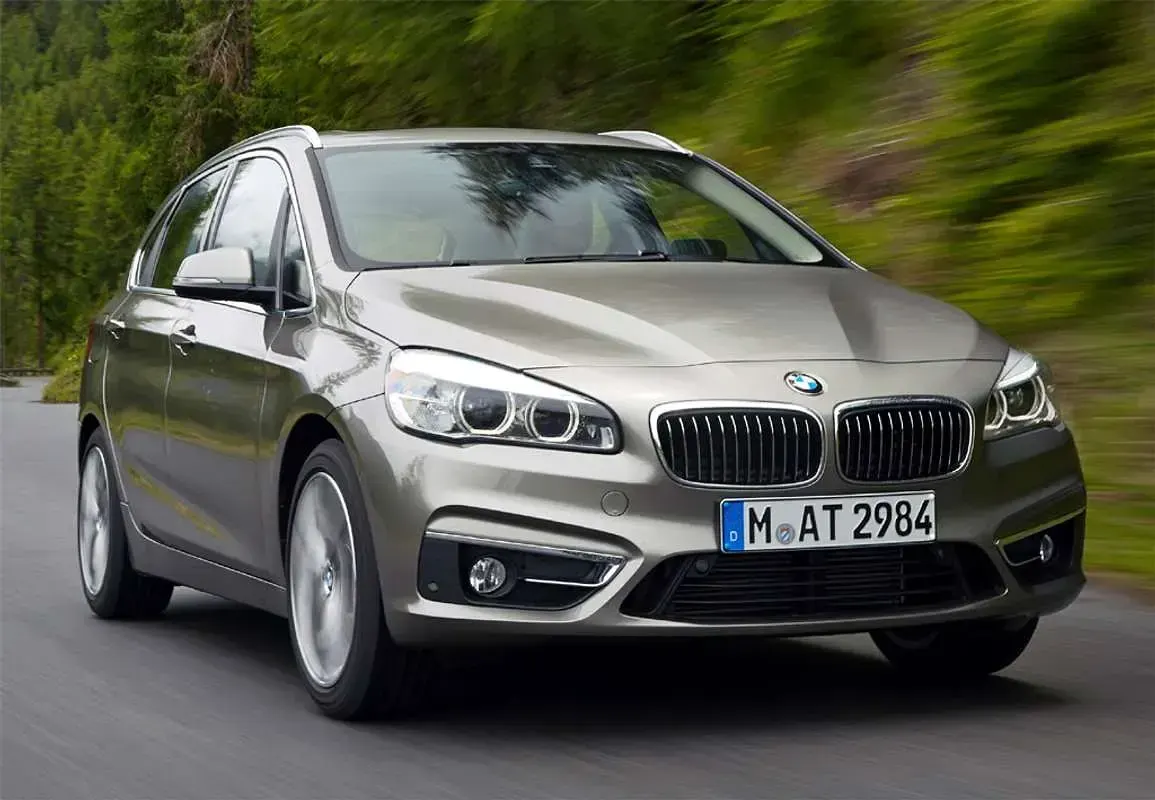 Käytetty BMW 218 Active Tourer 150 HP (110 kW) 2016 Valkoinen Tila-auto