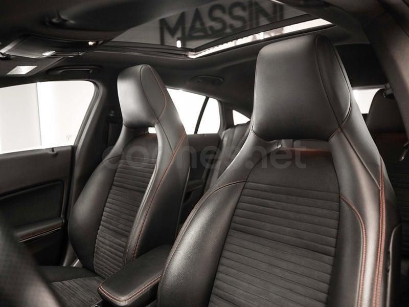 Usado Mercedes CLA220 Shooting Brake AMG line 177 CV (130 kW) 2016 Blanco Familiar