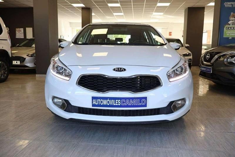 Usado Kia Ceed 90 CV (66 kW) 2014 Blanco Utilitario