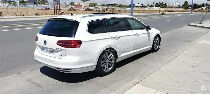 Usado VW Passat Sportline 150 CV (110 kW) 2016 Blanco Familiar