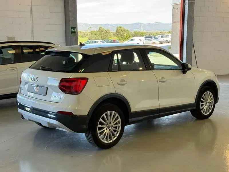 Usado Audi Q2 Advanced Plus 116 CV (85 kW) 2020 Blanco SUV