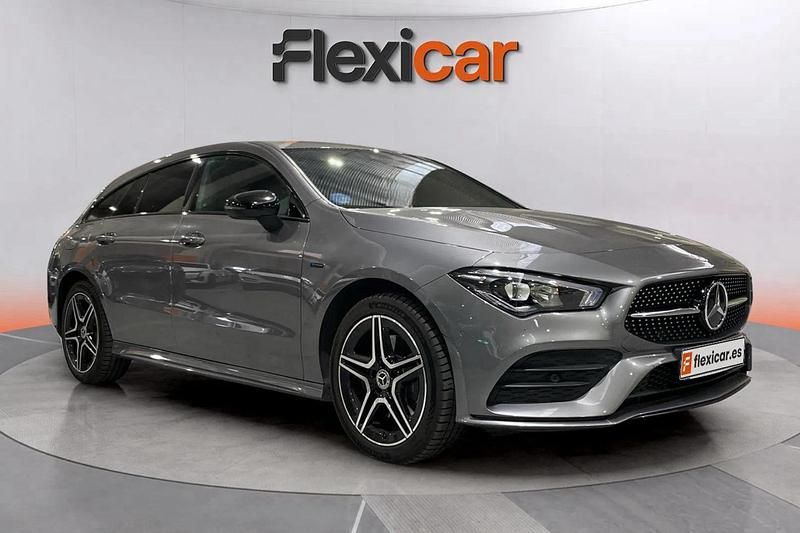 Gris Usado 2021 Mercedes CLA250e Shooting Brake Familiar | 26.990 € (Buen precio) - Imagen 1/4