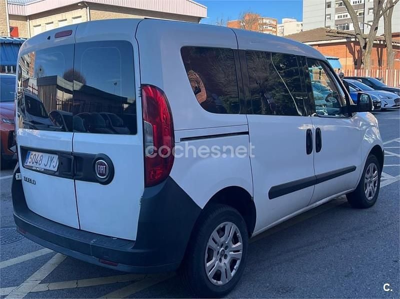 Usado Fiat Doblò Easy 90 CV (66 kW) 2016 Blanco Monovolumen