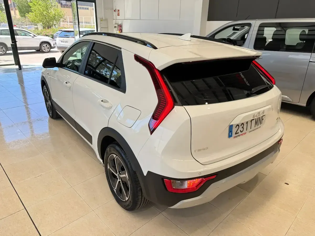 Usado Kia Niro 141 CV (103 kW) 2024 Blanco SUV