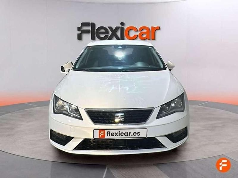Usado Seat Leon ST Style 131 CV (96 kW) 2018 Blanco Familiar