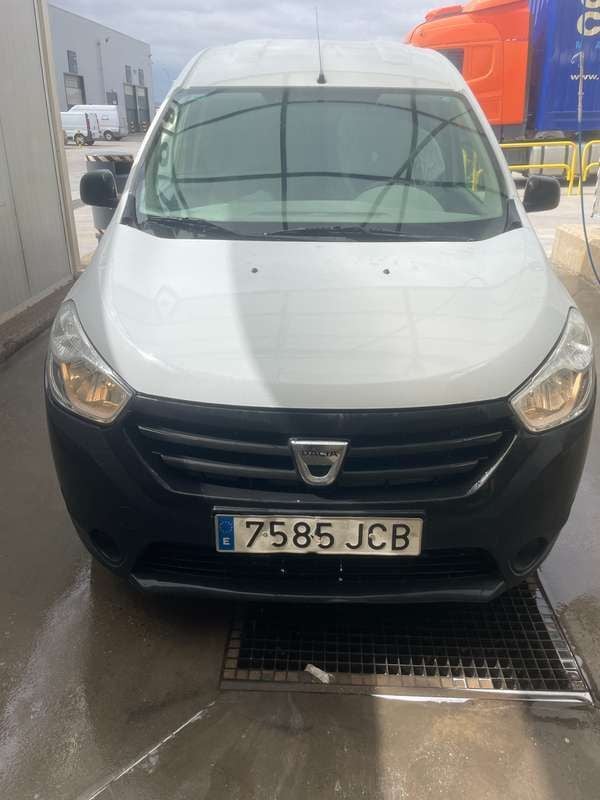 Blanco Usado 2015 Dacia Dokker Ambiance Van | 5998 € (Buen precio) - Imagen 1/4