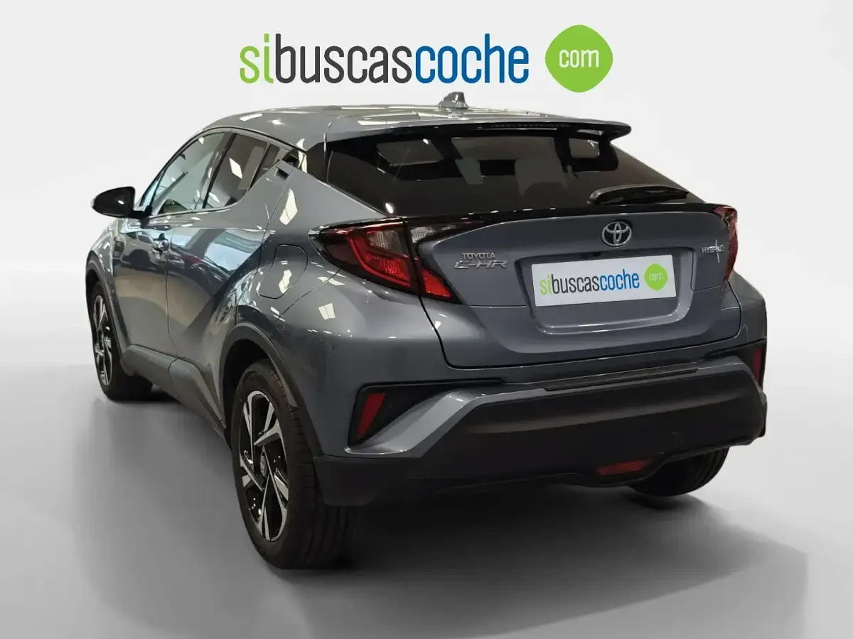 Usado Toyota C-HR Advance 98 CV (72 kW) 2022 Gris/plata SUV
