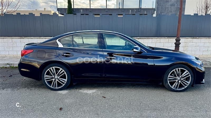 Usado Infiniti Q50 Premium 170 CV (125 kW) 2016 Negro Berlina