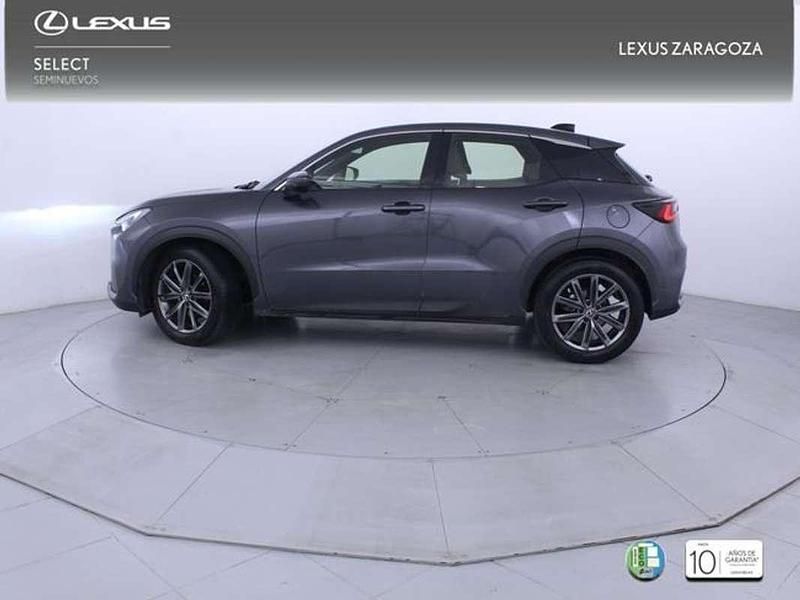 Usado Lexus LBX 136 CV (100 kW) 2024 Gris SUV