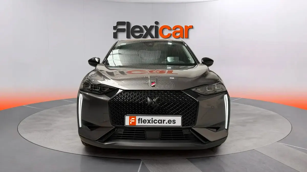 Usado DS Automobiles DS3 Crossback Performance 131 CV (96 kW) 2023 Gris SUV