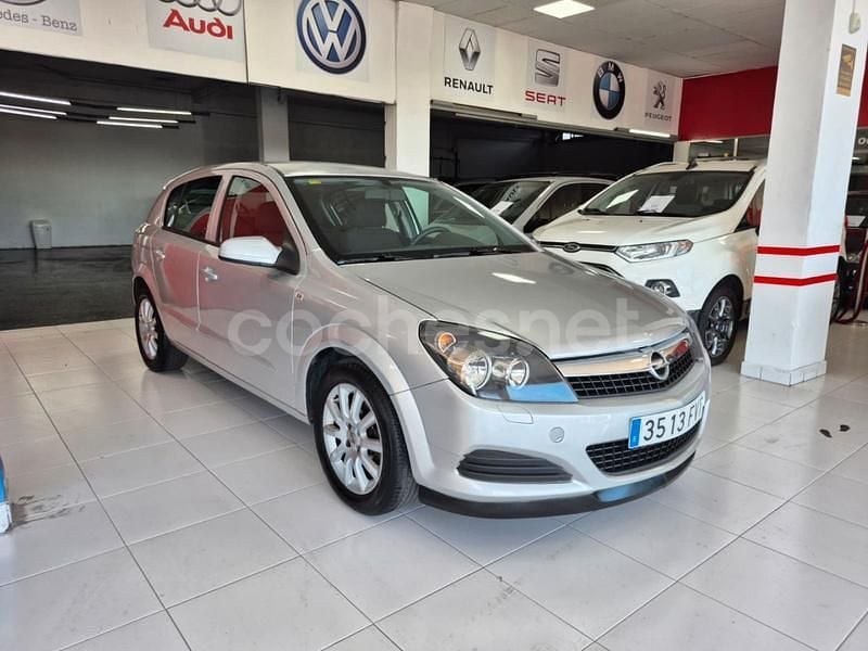 Gris / plata Usado 2007 Opel Astra Enjoy Berlina | 4799 € (Precio justo) - Imagen 1/4